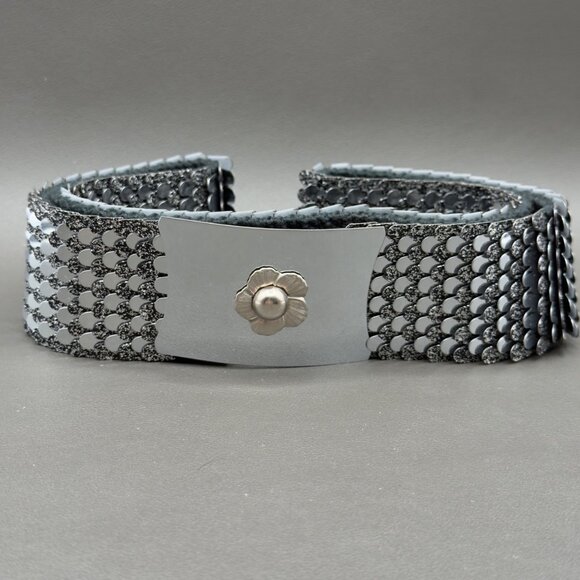 Accessories - Vintage Women's Belt Small Medium Silver Fish Scale Metal Stretch Floral Buckle